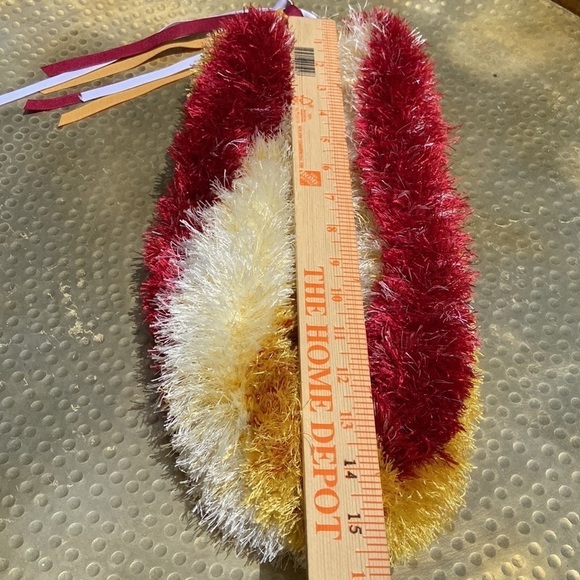 Hawaiian Custom Red Gold Off-White Eyelash Yarn Lei Graduation Celebration - Picture 4 of 15
